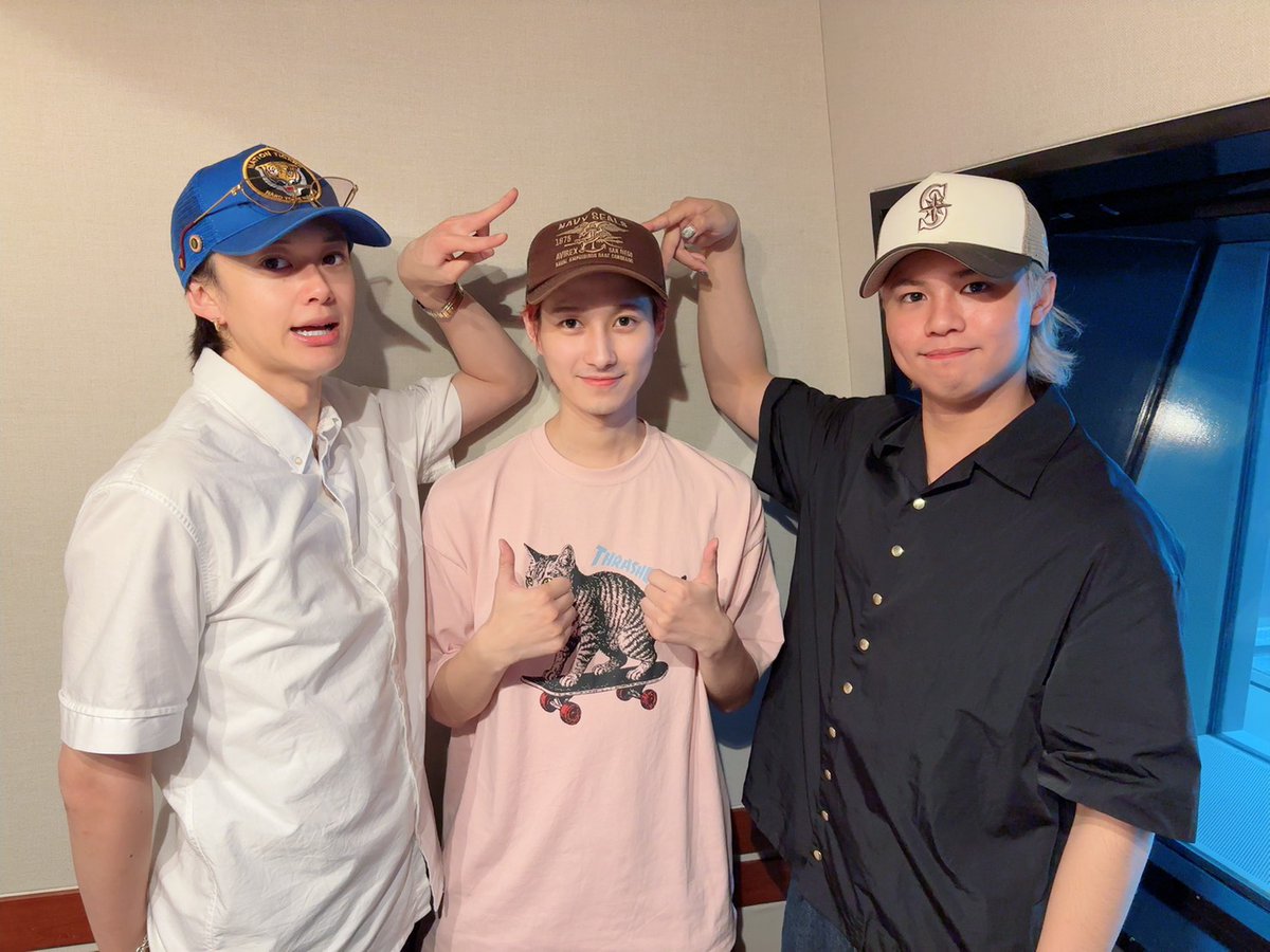 NoBUDDiiS_TFM's tweet photo. TOKYO FM 「No BUDDiiS」
明日も21:00から!!!

⭐️ #FUMINORI #YUMA #SHOW がお届けします⭐️

📻明日の放送までに先週の放送をぜひ！👂
https://t.co/2FQNtLU60T

#TOKYOFM
#ノーバディーズ
#BUDDiiS @buddiis
#バディナー https://t.co/YldE1oh74P