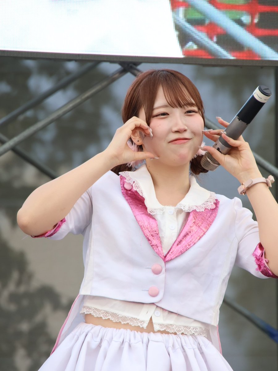 hasshii_98's tweet photo. 2026.08.08 たかす熱夏まつり
フルーティーステージ 咲間みう②
#FRUITY #フルーティー #咲間みう #白桃担当 https://t.co/eXTS0kirMv