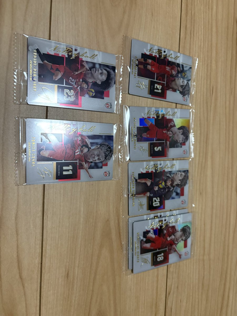 mitan_comyama's tweet photo. 男子バレーウエハース
交換してくれる方コメントお願いします🙇‍♀️

求　石川祐希全般(2026バージョン)
譲　写真のもの

       他、昨年の物　(写真3枚目)
#男子バレーウエハース https://t.co/svtufE8xOY