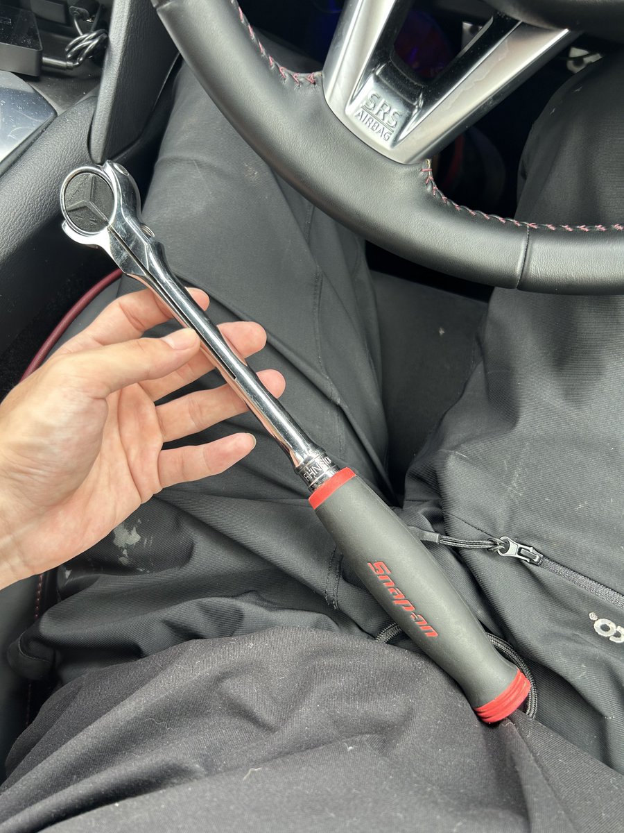 msk_zn6's tweet photo. 中型獲得〜これで積車に86積んでサーキット行ける👍合間にアプガレ〜
格安で状態良好なスナップオンGET
アプガレドリーム？笑 https://t.co/IyyDuWOwKA