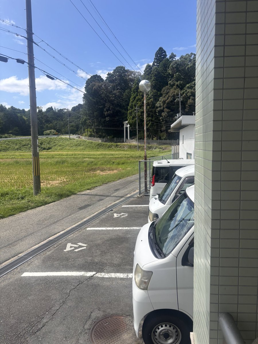 kaonac48's tweet photo. 朝から兵庫の市川町まで仕事しに
そしてさっき帰宅
家で書類整理したら終わりだけど
エンドレス終わらない書類整理 https://t.co/87at9PM8Lx