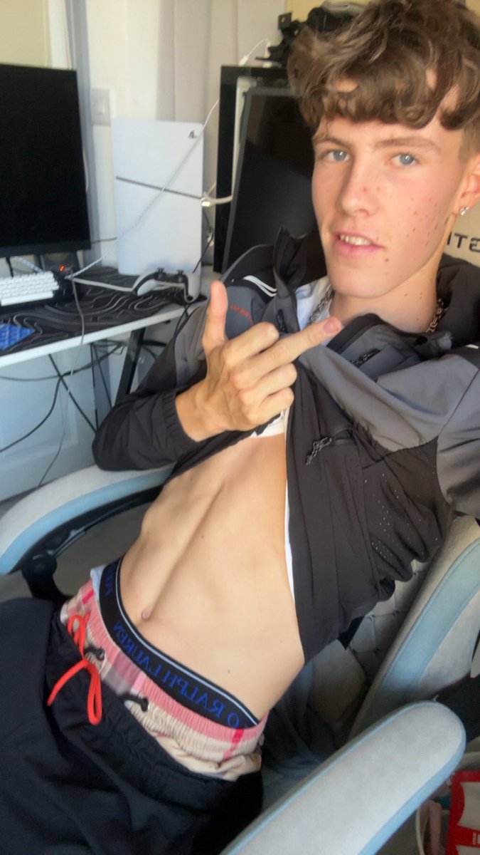 MasterDeDeUk's tweet photo. Another lesson today, who’s paying for it, surely you don’t wanna see it master pay for it right😌, get in my DMs and show me why YOU should pay for it😏 https://t.co/SAbCXvoOLS