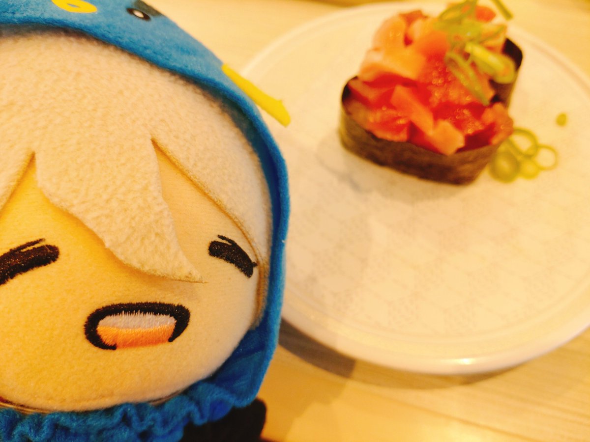 yackyudoon's tweet photo. これは先日緒方さんのナレーションを聞くために友人引き連れてはま寿司🍣行ってきたやつ！初はま寿司だったんですけど、めちゃくちゃおいしかったし、緒方さんボイスが『落ち着いた緒方さん』で耳がずっと幸せだった……😂少年ボイスとか青年ボイスかと思ってたから意外だったwwまた聞き行きたい😂 https://t.co/dVqz1PLXl0