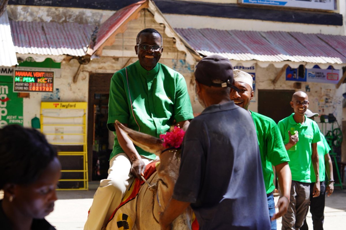 Mabonga_254's tweet photo. HE. David Maraga is in Lamu County today. https://t.co/NjbgcOfa8X