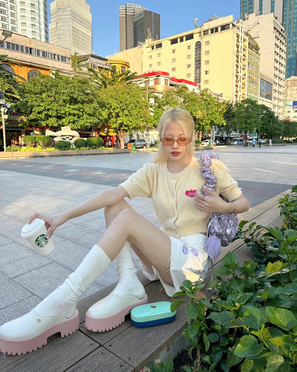 LucaasLps's tweet photo. 心の中にぽっかりと穴が空いたような、不思議な静けさ。みんなはどう感じる？ 💖🔥
dvsB https://t.co/2boYullygD