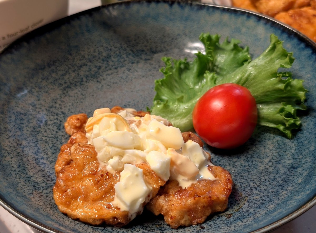 o_qdlr71's tweet photo. 今夜の晩ごはん、レモンチキン南蛮です。マーマレードをタルタルソースに加えるの初めて！レモン醤油と相まって爽やかな食べ心地。多めに作ったタルソ、明朝はトーストに乗せるぞ😋ﾀﾉｼﾐ https://t.co/YsvsV1G3ZP