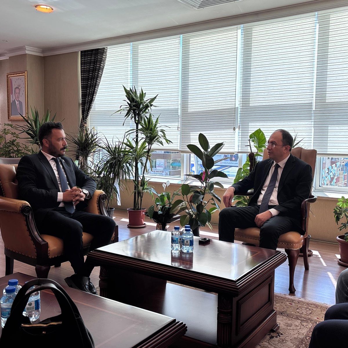 chpkeciorenn's tweet photo. Keçiören Kaymakamımız Sayın Mehmet Soğukpınar’ı makamında ziyaret ettik.
Nazik ev sahipliği ve kıymetli sohbeti için kendisine teşekkür ediyoruz.
@herkesicinCHP @kilicdarogluk @semradincerchp @ankarachpil @sadikerkmen https://t.co/zgPEG0tOS0
