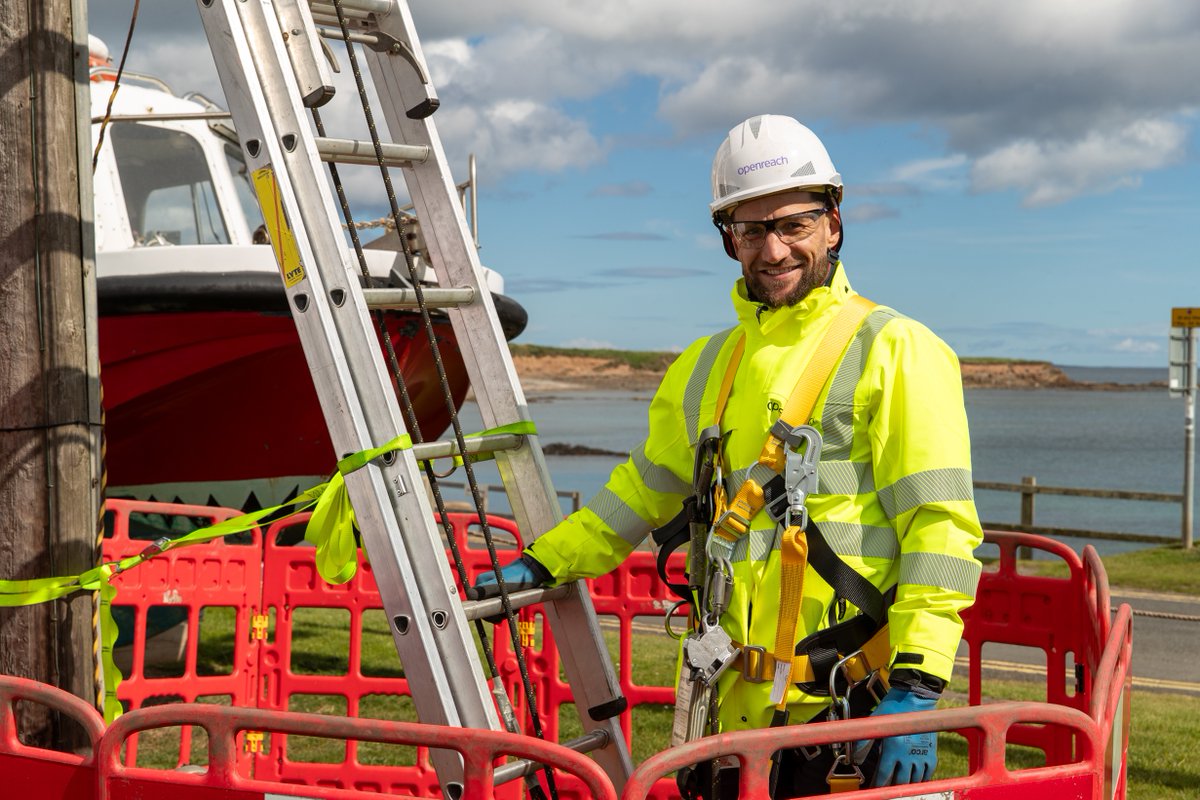 WeAreOpenreach's tweet photo. Our engineers are working tirelessly every day to #ConnectTheNation: across towns, cities, rural and coastal communities π‘π
With nearly 10m customers connected to #FullFibre so far, weβve got the people, know-how and commitment to keep going πͺ https://t.co/bjhXtto25F