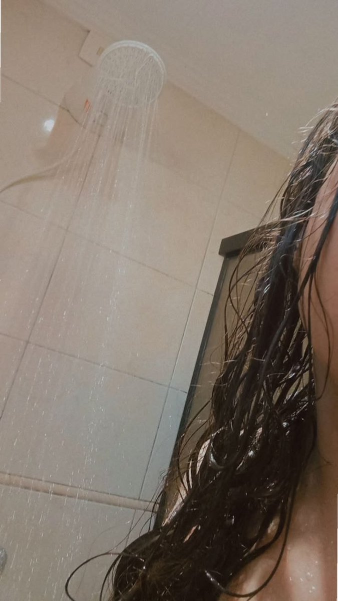 itssheethal's tweet photo. Bathinggg wanna come over....🚿🫧🤭 https://t.co/NDo5S4TM37