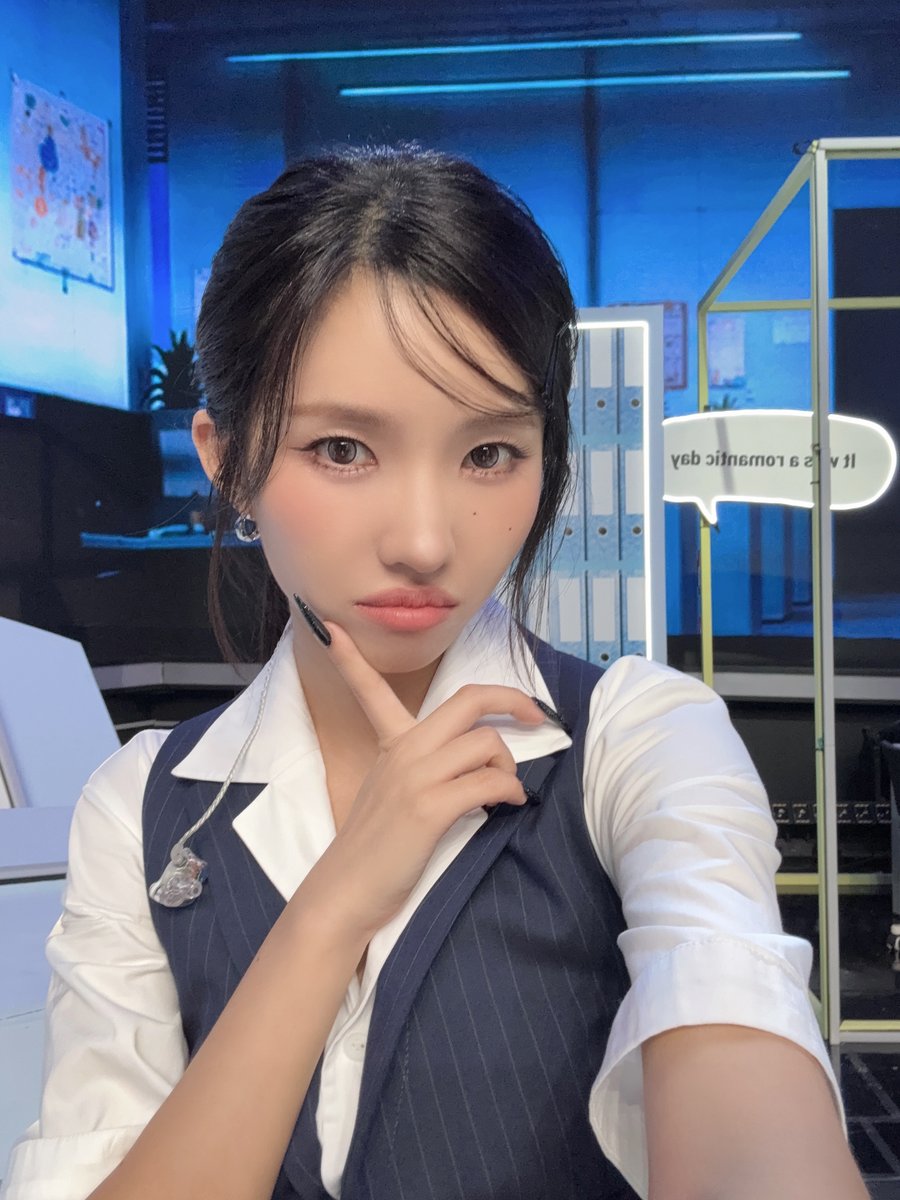 official_i_dle's tweet photo. [📸] 260910 @ #MCOUNTDOWN

#아이들 #idle
#소연 #SOYEON
#끝내주는인생
#퇴사할게여 https://t.co/NbaDmEd1YZ