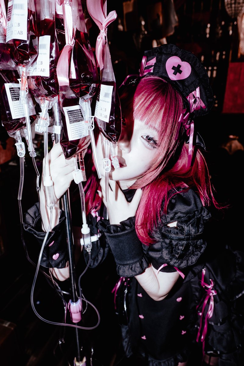 natsuki_foto's tweet photo. 百年生きてるロリィタ https://t.co/deOzfMh6LO