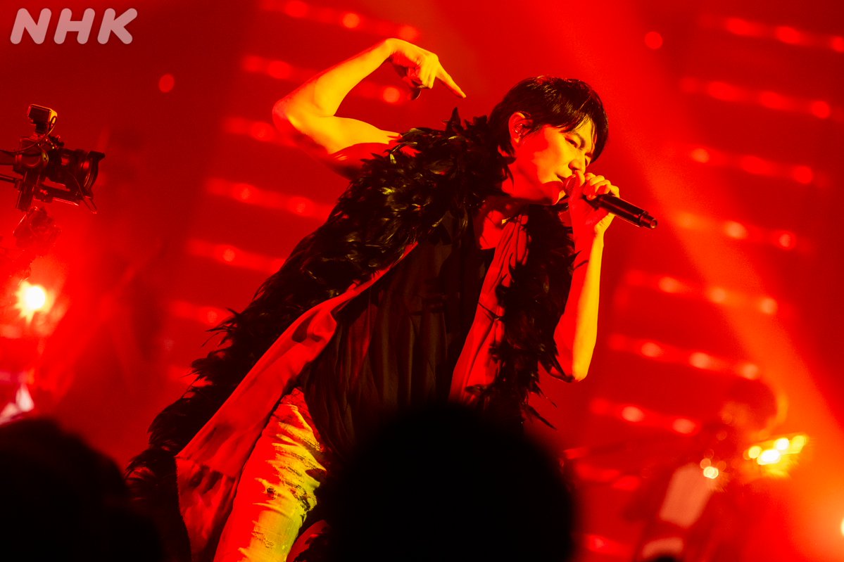 nhk_songs's tweet photo. 【きょう22:00 #SONGS】
#福山雅治
🎸セットリスト⭐
SONGSのためにSPライブ🌕

90年代の楽曲を最新アレンジで
🎵MELODY

衣装にも注目👀
🐉龍

話題の映画の主題歌🎤
💧邂逅

🍳超至近距離のSPライブ👢
📱配信はこちらから
https://t.co/BCGvfkx7kq https://t.co/apwDa97Z8G