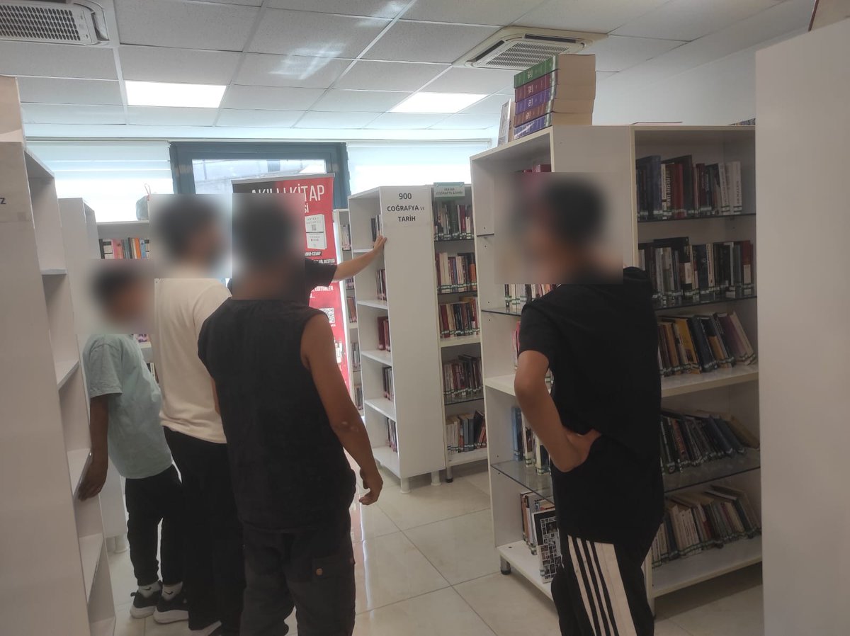 KirikkaleDSM's tweet photo. 📚 Dünya Okuma Günü kapsamında çocuk yükümlülerimize yönelik Kırıkkale İl Halk Kütüphanesine ziyaret gerçekleştirildi.

Çocukların kitap okuma alışkanlıklarını ve kütüphane kültürünü geliştirmeye yönelik faaliyetlerimiz devam ediyor. https://t.co/1THs1bbIOO
