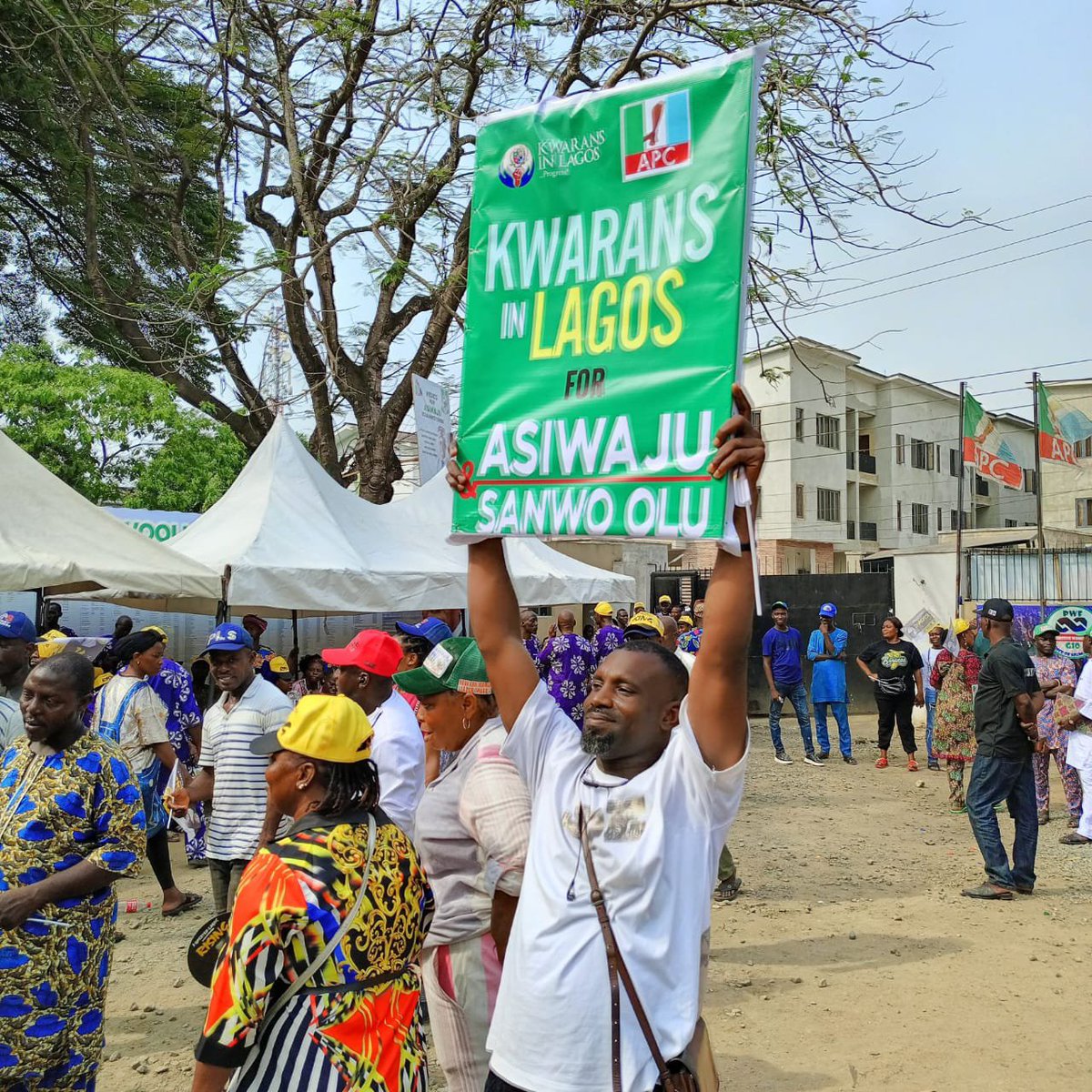 HakeemBiola1's tweet photo. Am ready to do it again APC from up to bottom... Me and my family were fully BATIFIED 
@STinubu @OfficialAPCNg @KemPatriot @OlaitanApeke https://t.co/bQTN3OysTa