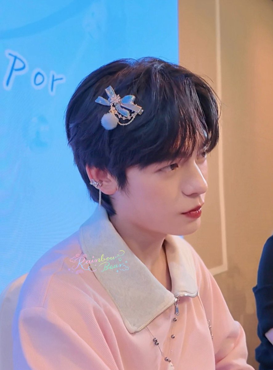 mauvegal_'s tweet photo. ปกติชอบวางกล้องเสริมทางขวา แต่วันนี้วางทางซ้ายเพราะชอบ earcuff มาก 🥰

MUTE X SUPPAKARN

#PorWithMUTE #porsuppakarn https://t.co/7tcLRKCfgn