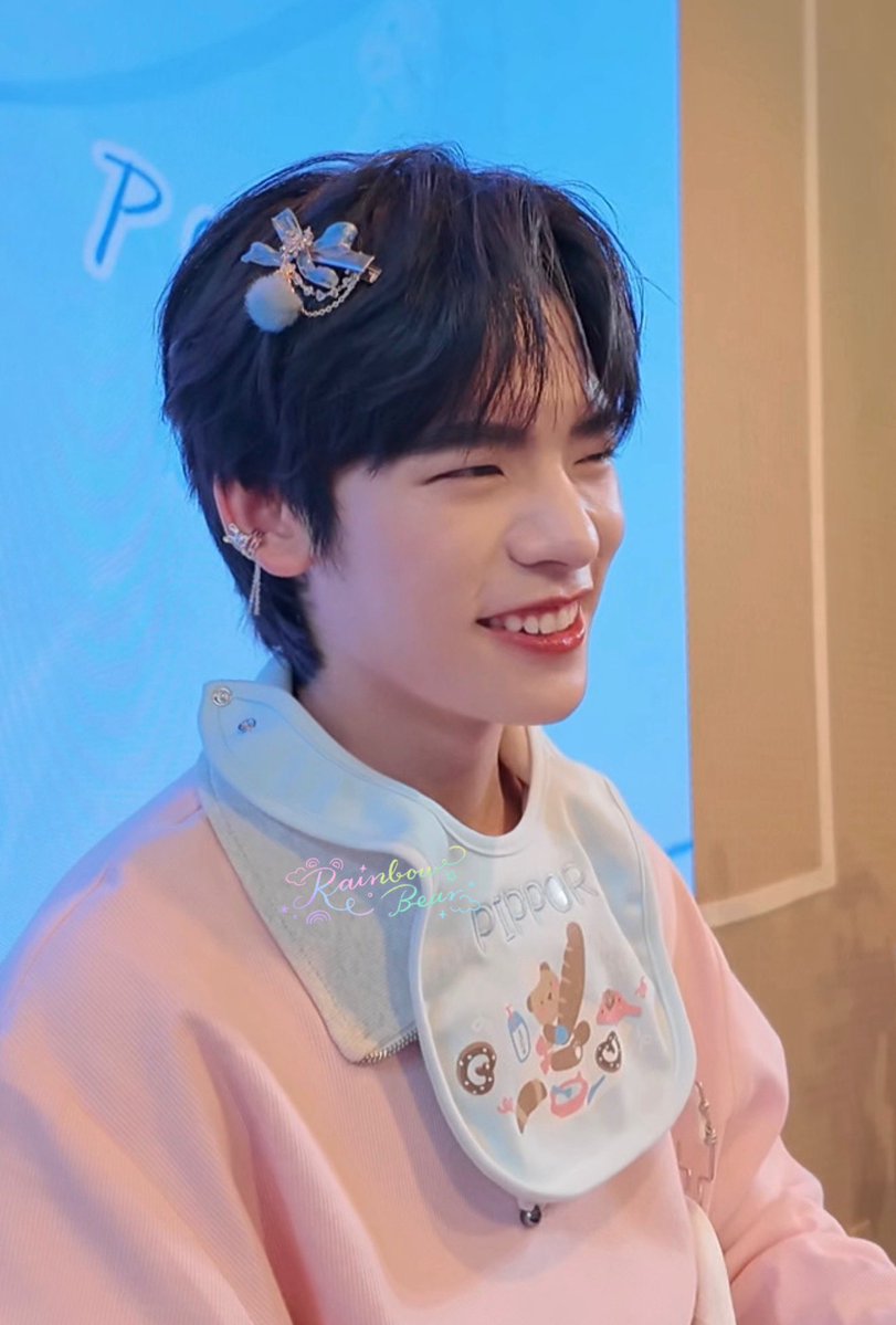 mauvegal_'s tweet photo. ปกติชอบวางกล้องเสริมทางขวา แต่วันนี้วางทางซ้ายเพราะชอบ earcuff มาก 🥰

MUTE X SUPPAKARN

#PorWithMUTE #porsuppakarn https://t.co/7tcLRKCfgn