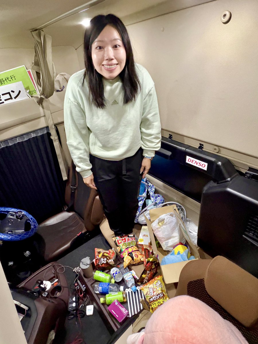 truckmeimei's tweet photo. 運転ばかりで「弱体化」が進む25歳👵

本日は昼食を"サラダのみ"で耐えたので
より一層 身体が小さくなってきました。🕴️ https://t.co/kgABfqYVnn