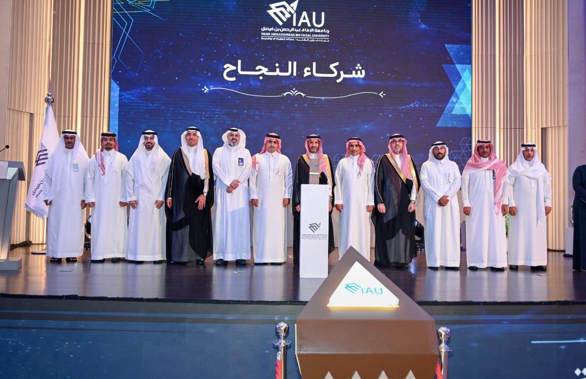 IAU_CCSIT's tweet photo. 🌟 بكل فخر نعلن حصول نادي كلية علوم الحاسب وتقنية المعلومات على المركز الثاني 🏆🥈
ضمن تقييم عمادة شؤون الطلبة للأندية التخصصية للعام الجامعي 1447هـ.

🌟 كما حقق النادي المركز الثالث 🏆🥉 ضمن برامج الأندية التخصصية في برنامج Global Game Jam.

🌟 وكرّمت عمادة شؤون الطلبة كلية علوم الحاسب وتقنية المعلومات ضمن شركاء النجاح.

كل الشكر والتقدير لكل من كان جزءًا من هذا الإنجاز 🤍
بجهودكم تحقق التميز، ومعكم تتواصل المسيرة بطموح أكبر وتميز مستمر.
