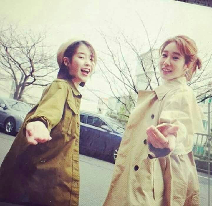 cinztq's tweet photo. "My dream is for us to become two weird grandmas together" 

#이_별로부터_아이유_등장
#IUfromUnknownPlanet https://t.co/wROGcJfvUK