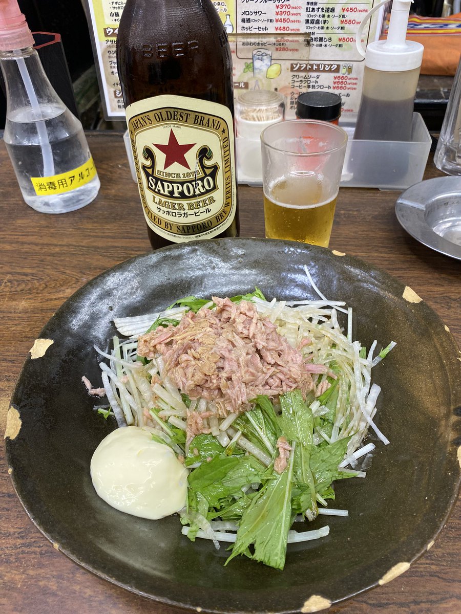 hideh06's tweet photo. さて…、居酒屋です❗️

久しぶりに池袋、豊田屋
ニラ玉に大根ツナサラダ、ボリューム満点　笑
赤星瓶ビールで🍺乾杯です！
#晩酌
#居酒屋
#赤星
#サッポロラガービール
#池袋 https://t.co/4NVazQaOGj