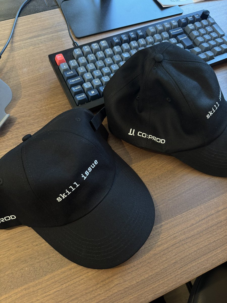 mathildeanita's tweet photo. top tier merch https://t.co/1E6N4YXC5h