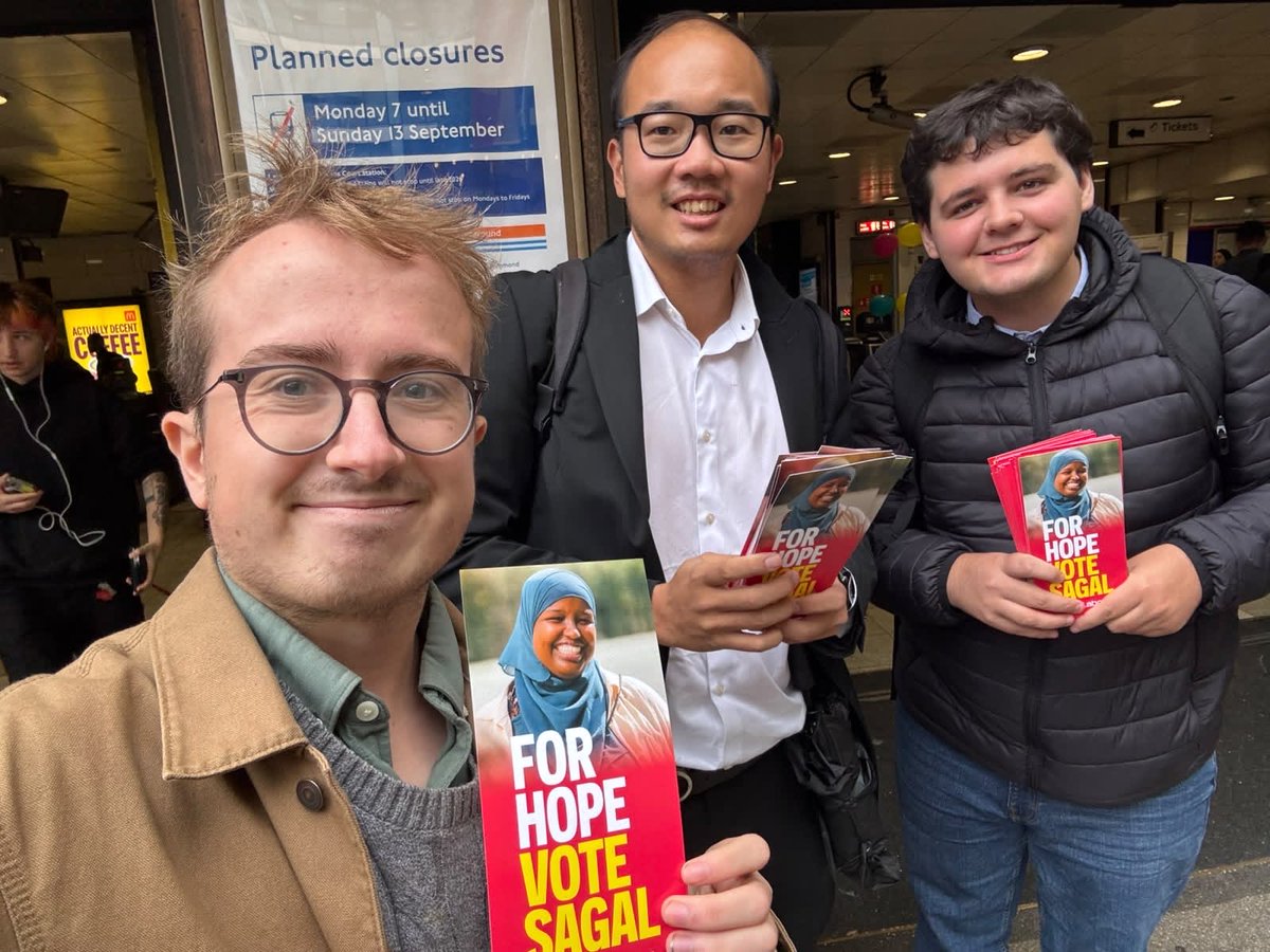 LondonLabour's tweet photo. Good morning Holborn &amp; St Pancras! ☀️

It was great to speak to so many of you this morning on your commute to work about the hope our Labour candidate Sagal Abdi-Wali will bring to the community 🌹 https://t.co/F7iJxaMCPn