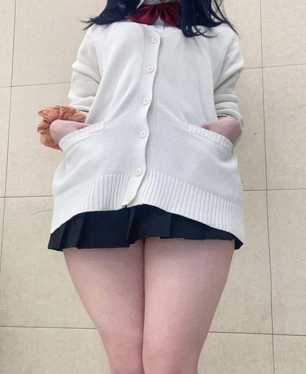 mkdd_cos's tweet photo. 人気順で上位だった宝田六花のデカすぎる太もも https://t.co/j8AVsYqLSp