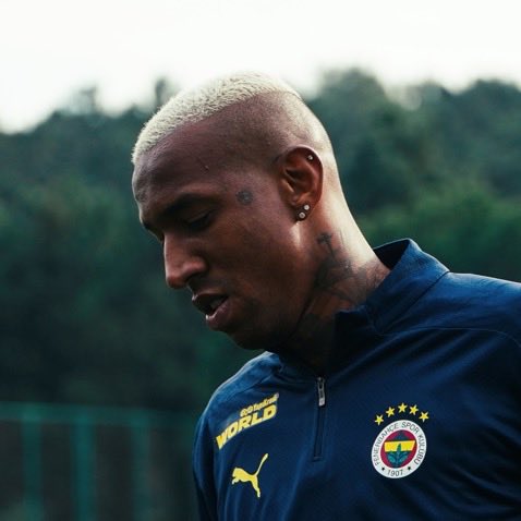 9knews's tweet photo. Merve Toy: Fenerbahçe'de Alex sahada olsaydı ne değişirdi?

Alex: Kulüp içindeki referansım Talisca'ydı, onunla çok konuşurdum. Talisca artık orada değil, Talisca ayrıldı.

Yani Fenerbahçe'ye baktığımda az şey bilen bir taraftar gibi uzaktan bakıyorum." https://t.co/QV9I8R6QPo
