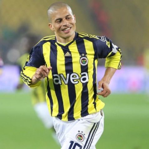 9knews's tweet photo. Merve Toy: Fenerbahçe'de Alex sahada olsaydı ne değişirdi?

Alex: Kulüp içindeki referansım Talisca'ydı, onunla çok konuşurdum. Talisca artık orada değil, Talisca ayrıldı.

Yani Fenerbahçe'ye baktığımda az şey bilen bir taraftar gibi uzaktan bakıyorum." https://t.co/QV9I8R6QPo