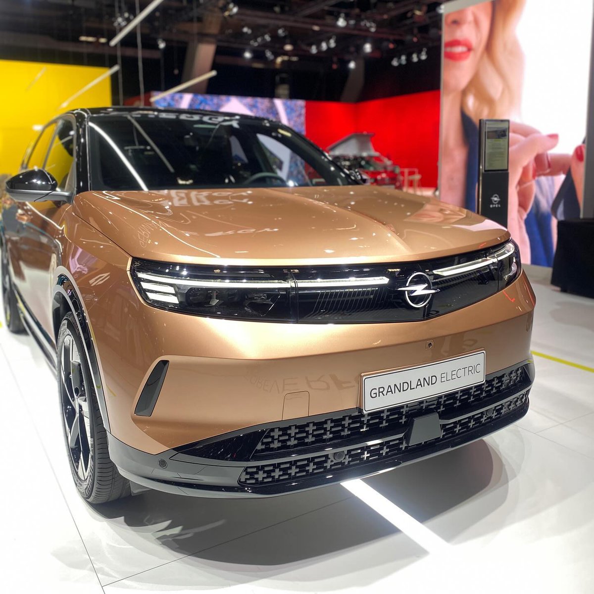 CarolannMinic's tweet photo. At the Brussels Motor Show, Opel’s latest SUVs draw all eyes. The real star is the new Grandland, built on the STLA Medium platform, offered with mild-hybrid, plug-in hybrid, and fully electric powertrains. https://t.co/VMaxd3ewLB
