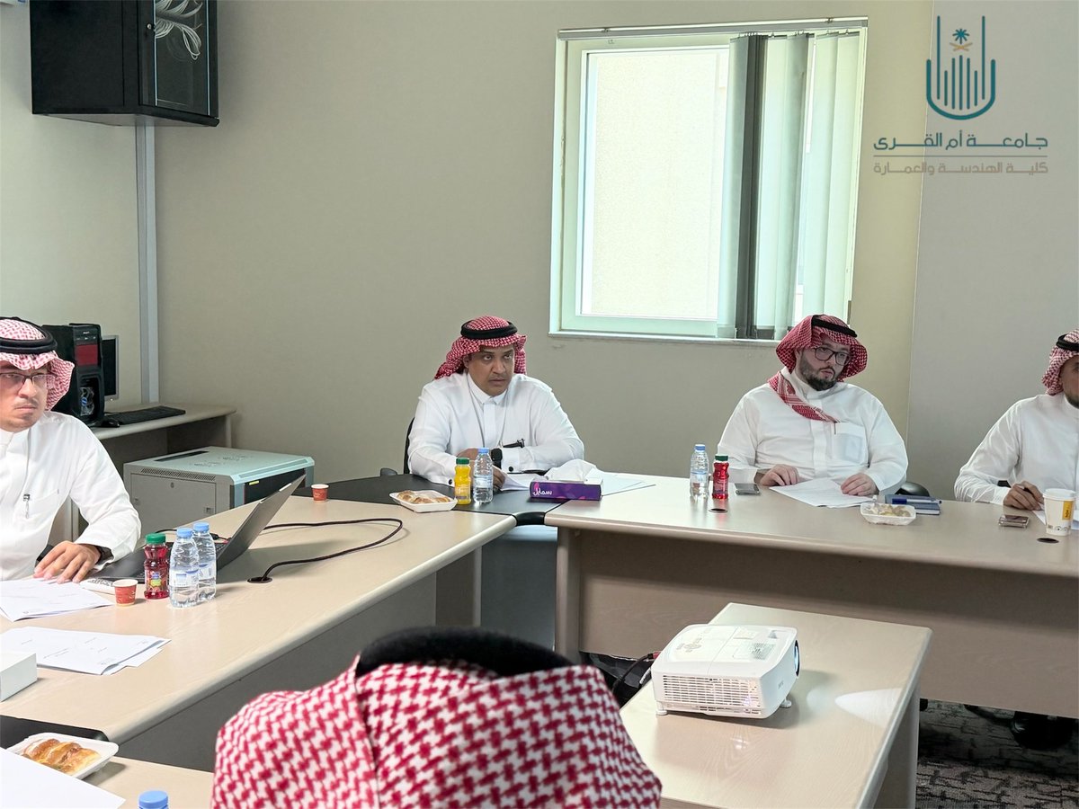 Col_Eng_Arch's tweet photo. استقبلت كلية الهندسة والعمارة #بجامعة_أم_القرى وفد الهيئة السعودية للمواصفات والمقاييس؛ لبحث أُفق التعاون المشترك وفعاليات الاهتمام المتبادل بين الجانبين. https://t.co/Yx7nMj3DkR