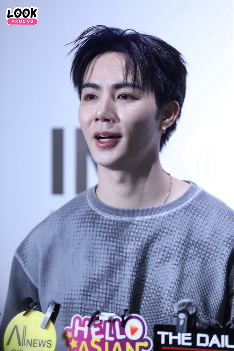 LookAround_TH's tweet photo. CEO สุดหล่อ “ซี พฤกษ์” ในงาน INSOLUTION: PHOTO EXHIBITION 🖤✨ 

SUPER SUN EXHIBITION 
#ZeePrukExhibitionxSiamDiscovery
#ZeePruk #SUPERSUN https://t.co/27QKYaXKNi