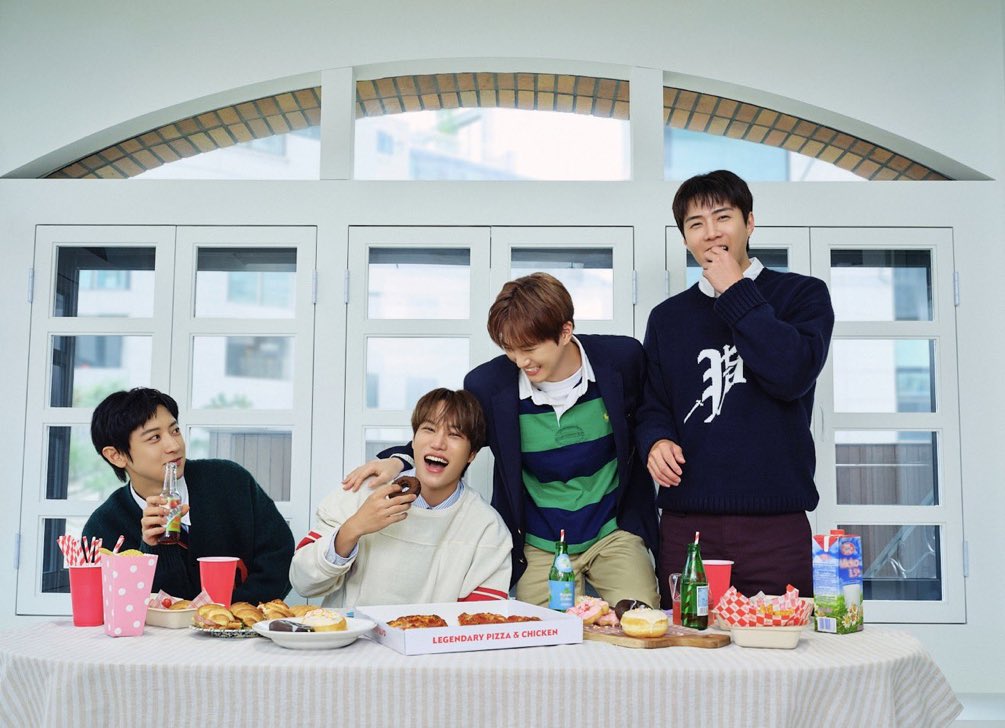 sunbleachedbuns's tweet photo. chanyeol? yoohoo, dito ang tingin! https://t.co/KsxTjnWjDT