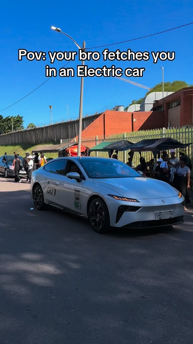 SeeSamoran8w's tweet photo. Picking bro up from campus and he’s late. Luckily, I’m driving an electric car today. https://t.co/KpAIOvxtCa