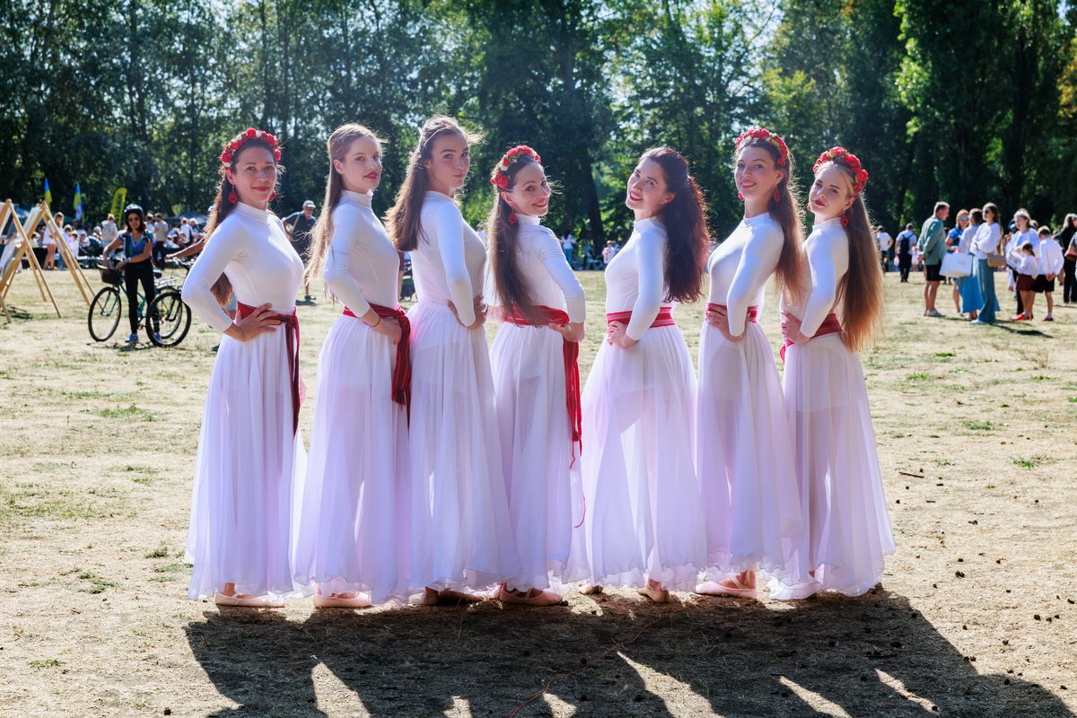 munirawilson's tweet photo. A great time was had by all at Twickenham’s Ukrainian Independence Day Festival in Orleans Gardens. A wonderful celebration of a beautiful culture &amp; an opportunity to show solidarity with our Ukrainian friends &amp; neighbours. Slava Ukraini!

Photos: https://t.co/yf9cDW1O6I https://t.co/WIKj9biUld