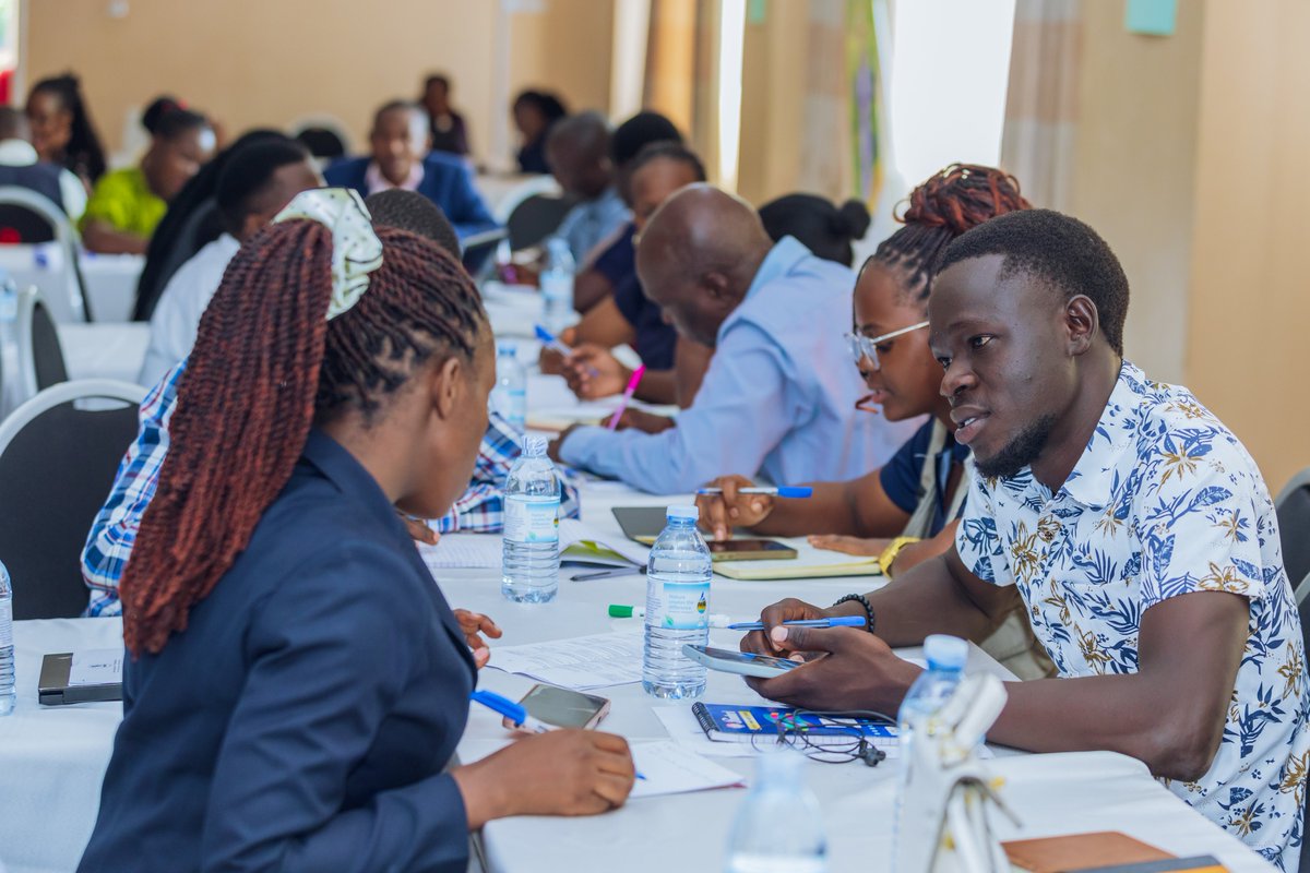 EmmaKizza210623's tweet photo. Participants from the different institutions busy discussing the TUSEME process during the training
#Day 03
#Tuseme
#Fawe
#Lirauni well represented https://t.co/dyYij7YmFa