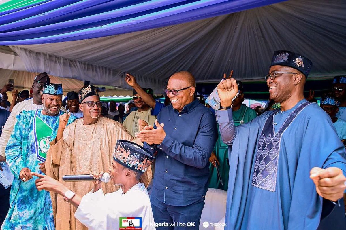 queen_rayo_'s tweet photo. Peter Obi who is a presidential candidate of NDC going to campaign for another partys Presidential candidate 😂
-- Una no sure say Peter Obi get Problem Soo 😭
You have never campaigned for any Governor under NDC party but you go campaign for Seyi Makinde to win Presidency 😂 https://t.co/xThmD4WdLp