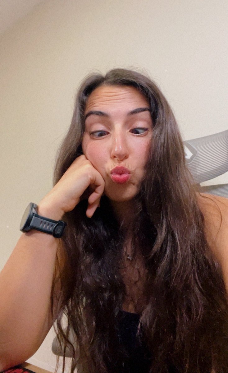 maliailena's tweet photo. Vocês também conseguem fazer isto com os olhos? 😂 - continuo a tentar acabar o tal jogo league of legends e Não consigo 💀 https://t.co/5G2dLGz6Bw