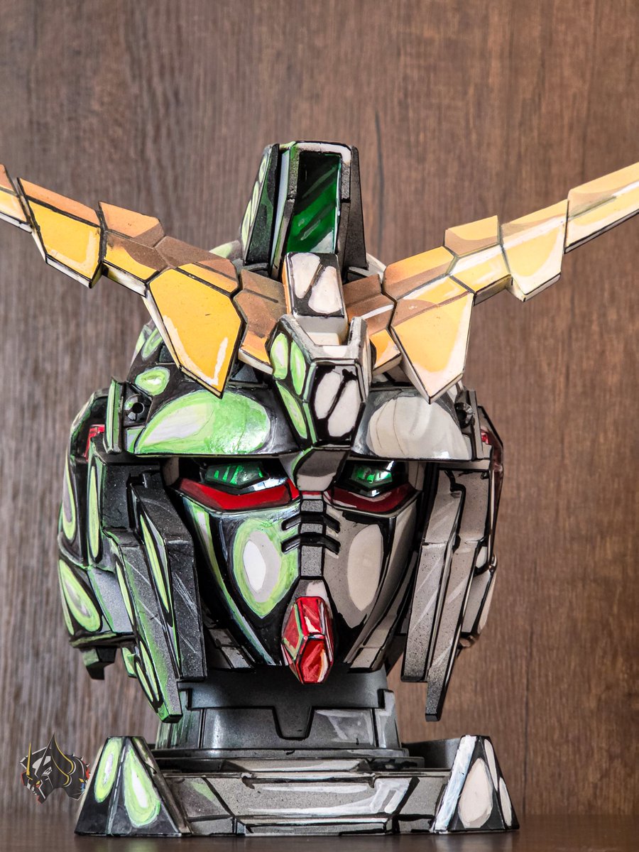 Gundam_Saudi's tweet photo. تلوين فنّي لرأس يونيكورن جاندام ، من المعركة النهائية، بالإيربراش والفرشاة.
عمل من أعضاء نادي سعودي ميكا روبوت.
#ユニコーンガンダム #gundam https://t.co/KqsNUuqFFf