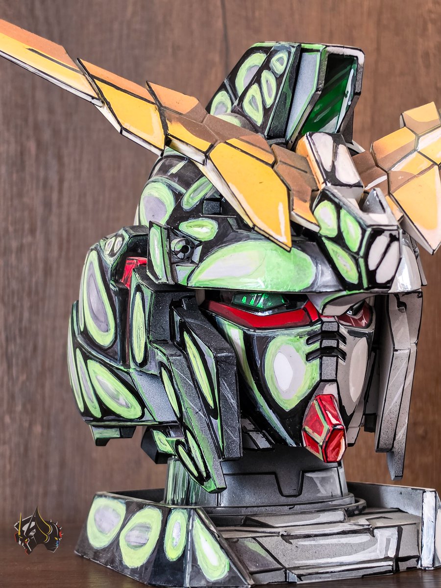 Gundam_Saudi's tweet photo. تلوين فنّي لرأس يونيكورن جاندام ، من المعركة النهائية، بالإيربراش والفرشاة.
عمل من أعضاء نادي سعودي ميكا روبوت.
#ユニコーンガンダム #gundam https://t.co/KqsNUuqFFf
