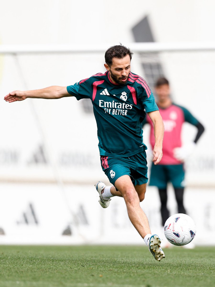 DonShelby_'s tweet photo. Los últimos dos partidos han sido sin Bernardo Silva y estoy deseando que vuelva al XI titular para ver algo de Fútbol con sentido. https://t.co/H8anqVZfTV