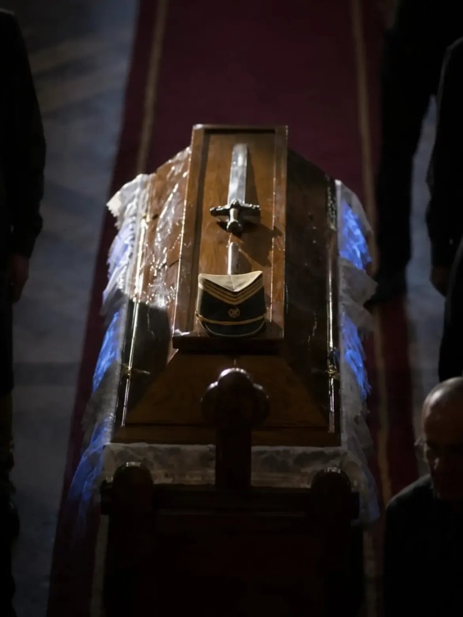 orthodox_33ad's tweet photo. Rest in peace General 🇷🇸 https://t.co/kk6AsyjK3u