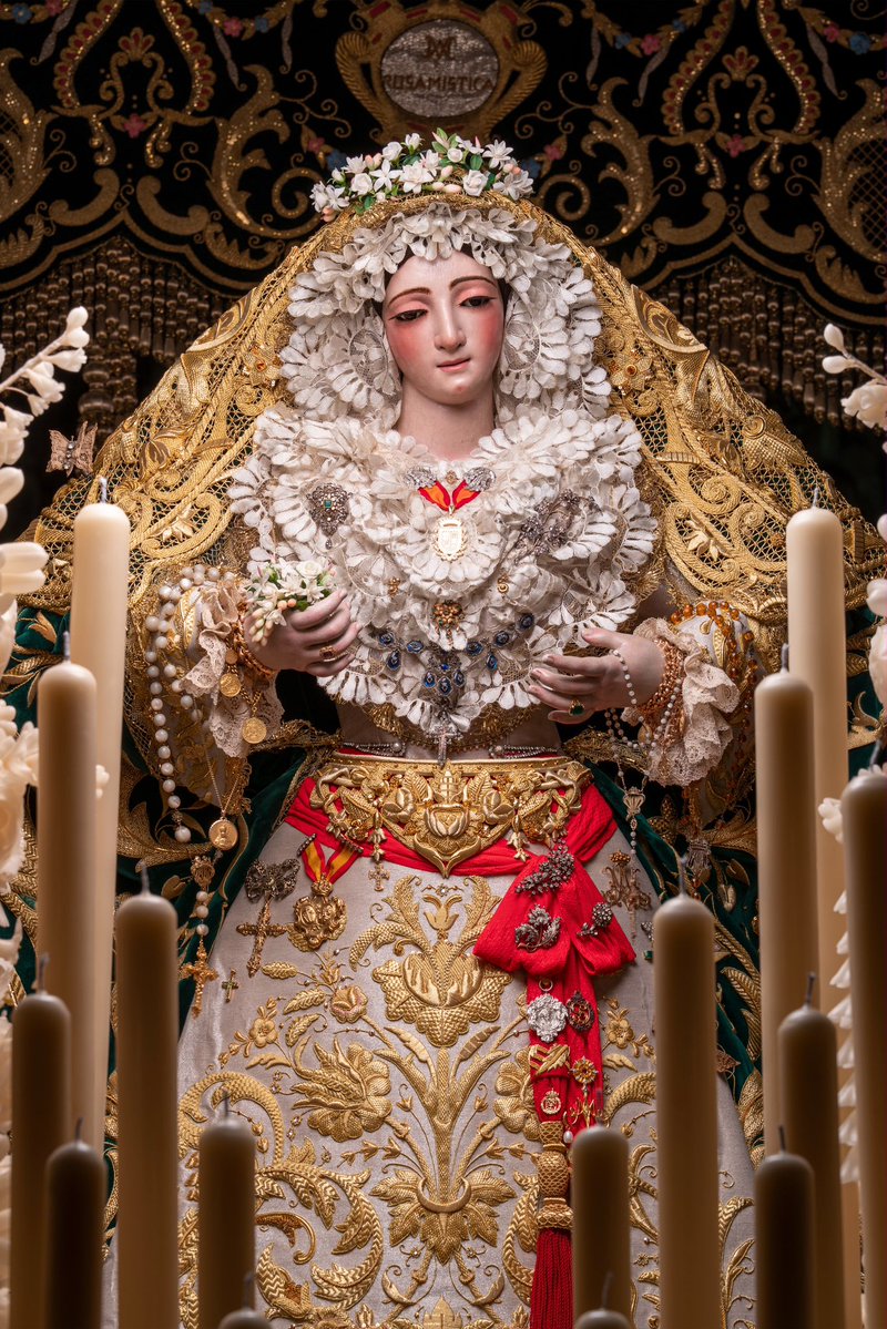 VeraCruzGe's tweet photo. 💚 María Santísima de la Sangre ya se encuentra vestida para vivir uno de los momentos más importantes de su historia, su Coronación Canónica.

📸 Xisco Pol 

📲 #CrucerosDeGerena #SangreDeAmorCoronada https://t.co/bddWip2MAX
