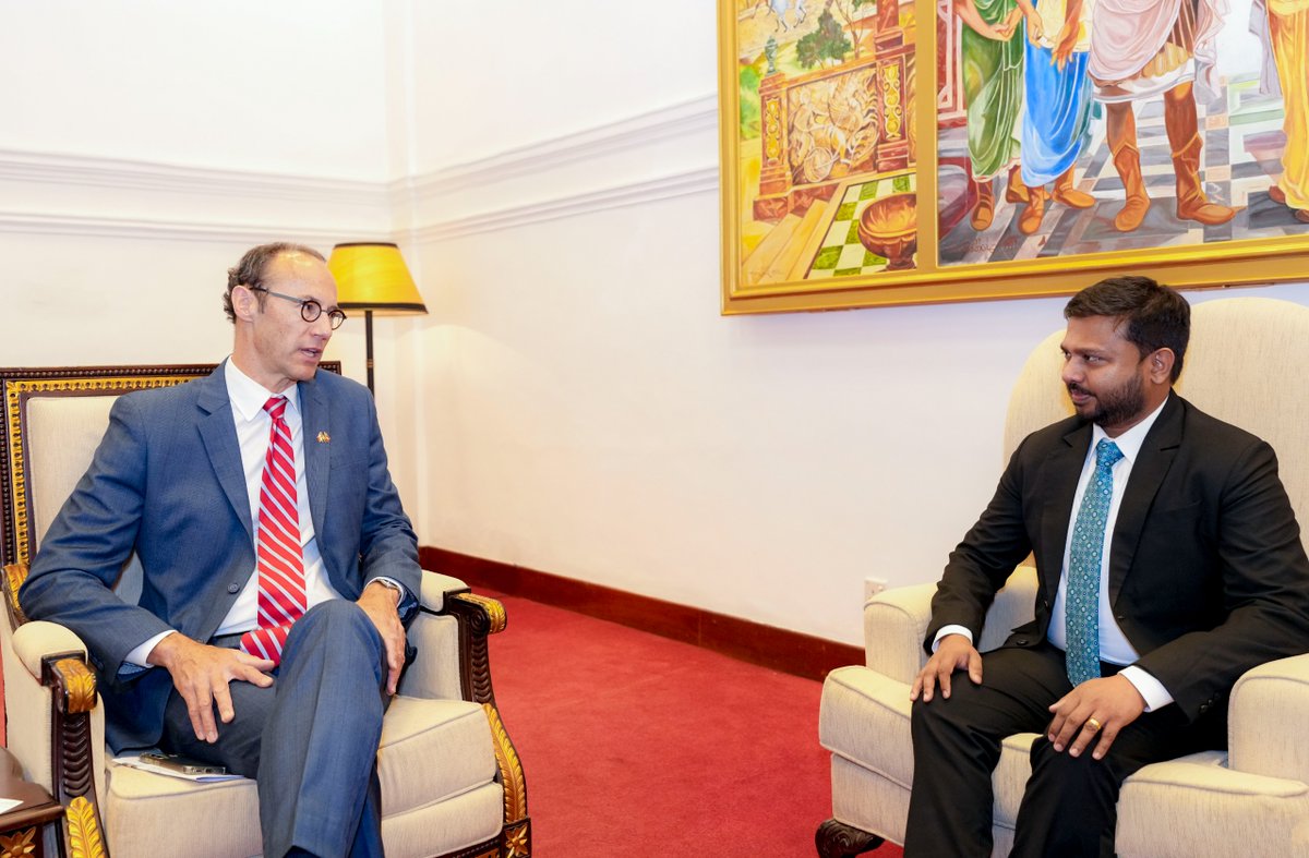 CanHCSriLanka's tweet photo. We were delighted to welcome Weldon Epp, Assistant Deputy Minister (ADM) for the Indo-Pacific, for a short visit to #SriLanka. 
Read more here: https://t.co/kg87vHnFAC
@IsaboMartin  @CanadaFP https://t.co/hal1kssuIy