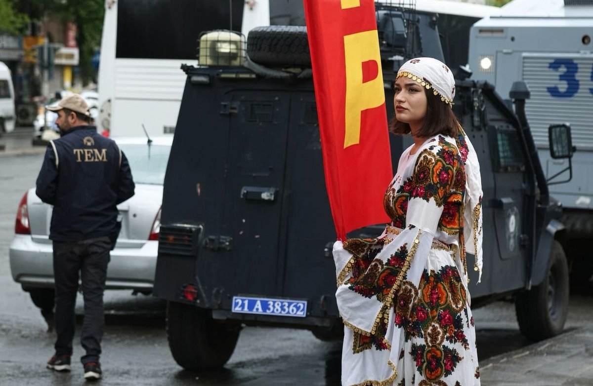 solkurdewari's tweet photo. Emekçilerin kurtuluşu, eşit ve özgür bir dünya için TKP'nin 106. yaşı kutlu olsun!

Ji bo rizgariya karkeran û cîhaneke wekhev û azad, 106 saliya TKP'yê pîroz be! https://t.co/Gu05VDkiEk