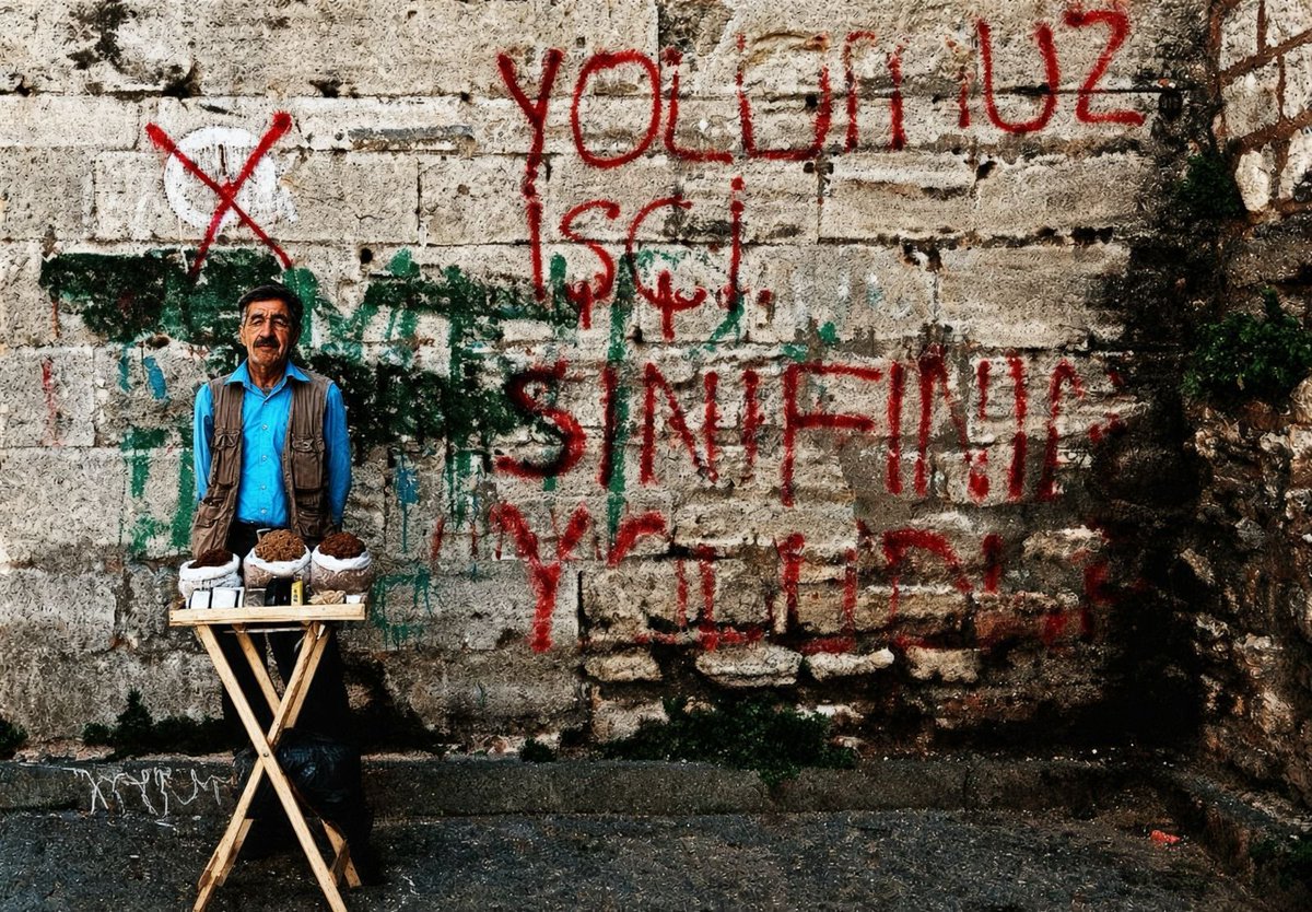 solkurdewari's tweet photo. Emekçilerin kurtuluşu, eşit ve özgür bir dünya için TKP'nin 106. yaşı kutlu olsun!

Ji bo rizgariya karkeran û cîhaneke wekhev û azad, 106 saliya TKP'yê pîroz be! https://t.co/Gu05VDkiEk