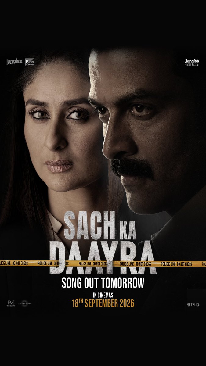 mirchiplus's tweet photo. हर सच का अपना आईना है।
हर नज़र का अपना दायरा।

Sach Ka Daayra, song out now.

DAAYRA in cinemas 18th September 2026.

@meghnagulzar #KareenaKapoorKhan @prithviofficial @JungleePictures #Gulzar @itsamittrivedi @bpraak @timesmusichub @vineettimes @PenMovies @jayantilalgada https://t.co/fvZL3DoqEI