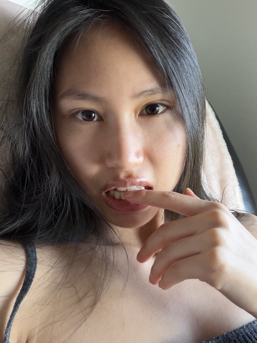 badnmajestic's tweet photo. so what are tummy kisses? I’m a hands-on learner 🤨

#asian #sexy #gf https://t.co/v01W105xr0