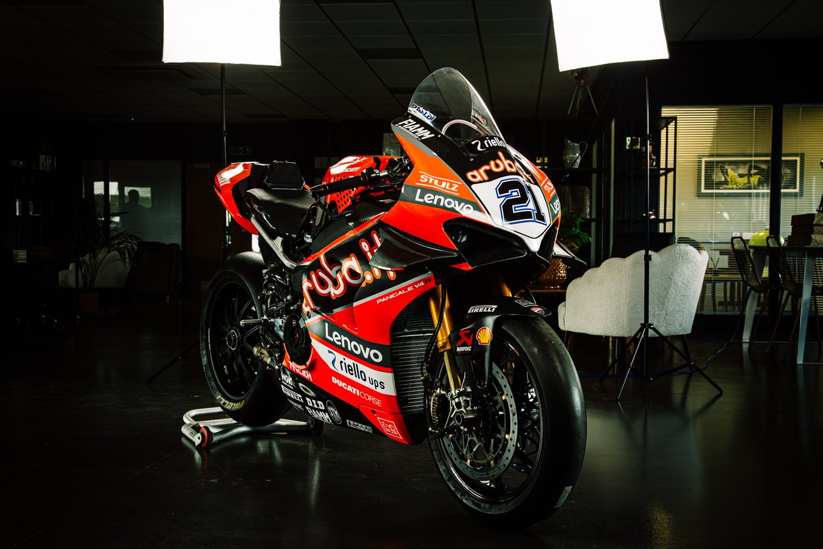 EdnaHandybp's tweet photo. Today’s the day. Our 4 Ducati Panigales, including the World Superbike race winner, go under the hammer at Manor Park Classics’ MPC North 2026 Motorcycle Auction. With 135 bikes, it’s set to be busy. Watch from 11am on Manor Park Classics’ YouTube https://t.co/AMGtEXRUfu