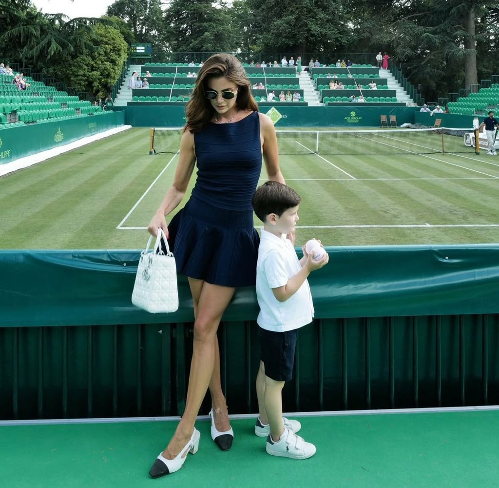 nyliava's tweet photo. future me cool &amp; elegant mom https://t.co/zhDl9LyfXm